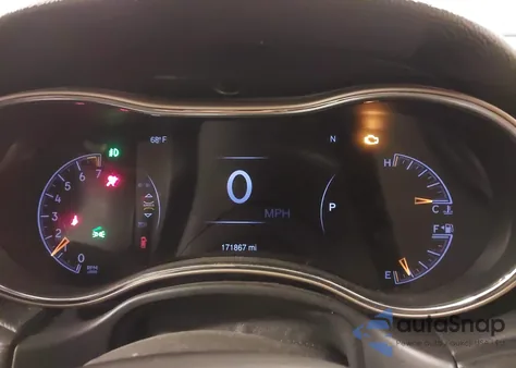 2015 Jeep Grand Cherokee Limited z USA, uszkodzony, nr VIN 1C4RJFBG3FC839889